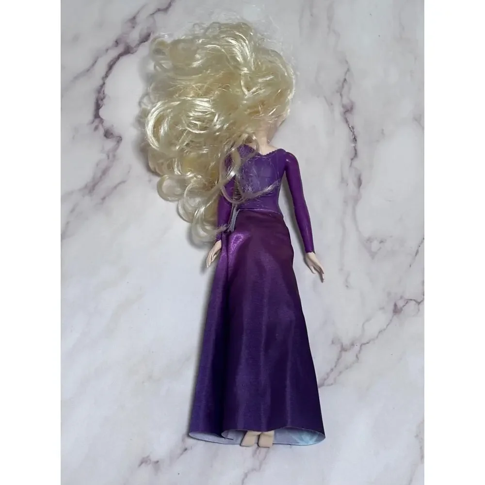 Mattel 2022 Frozen 2 Arendelle Fashions Elsa Fashion Doll Disney
